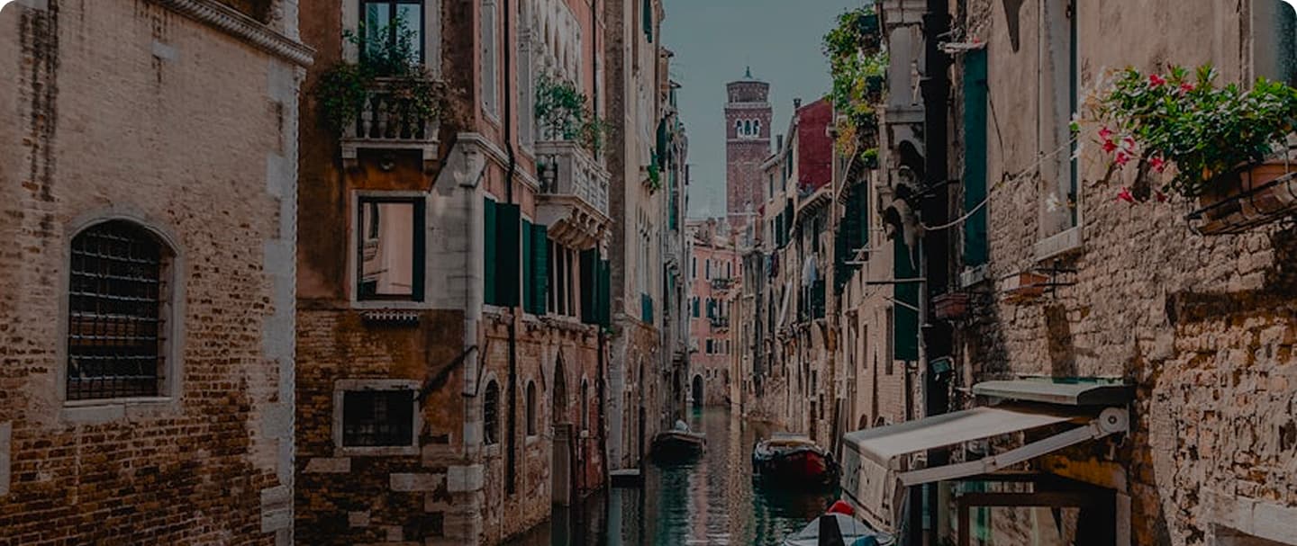Canaux de Venise avec architecture historique
